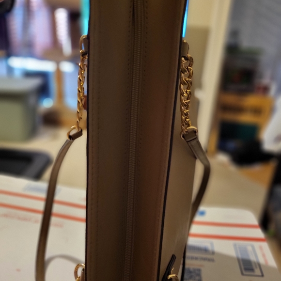 Michael Kors Used Tan Handbag - Picture 13 of 13